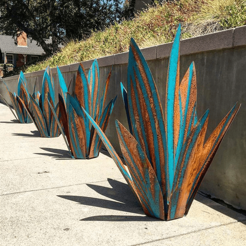 Handmade Waterproof Solar Agave Lamp – Elegant Solar Lighting for the Garden