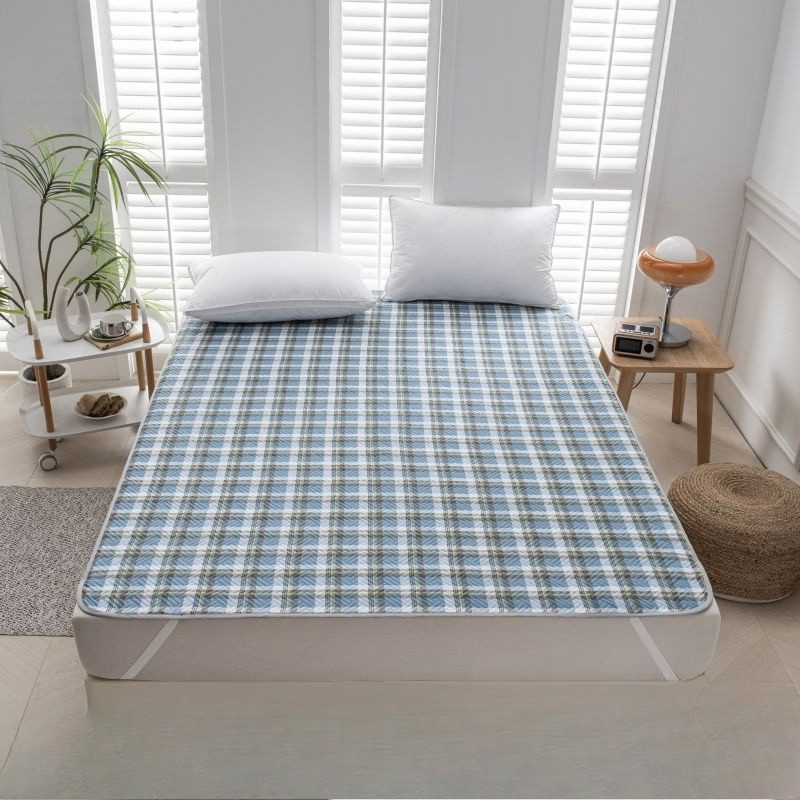 Self-cooling dog mat – Non-toxic, soft cooling pad for indoor & outdoor use, washable & available in various sizes