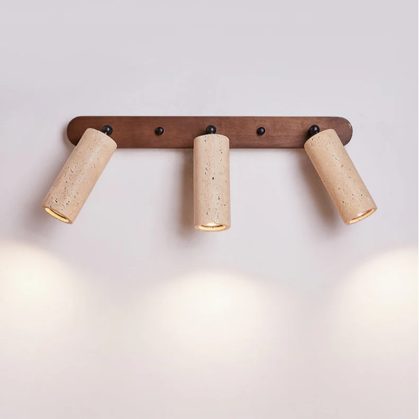 Aurivon | Minimalistische schwenkbare Wandleuchte aus Travertin für Retro-Eleganz 5