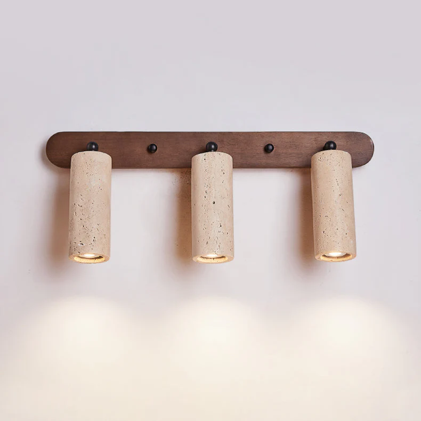 Aurivon | Minimalistische schwenkbare Wandleuchte aus Travertin für Retro-Eleganz 8