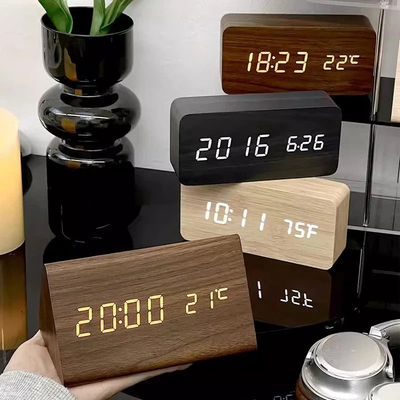 Funkwecker Digital Holzoptik mit Temperaturanzeige Einstellbarer Helligkeit 1