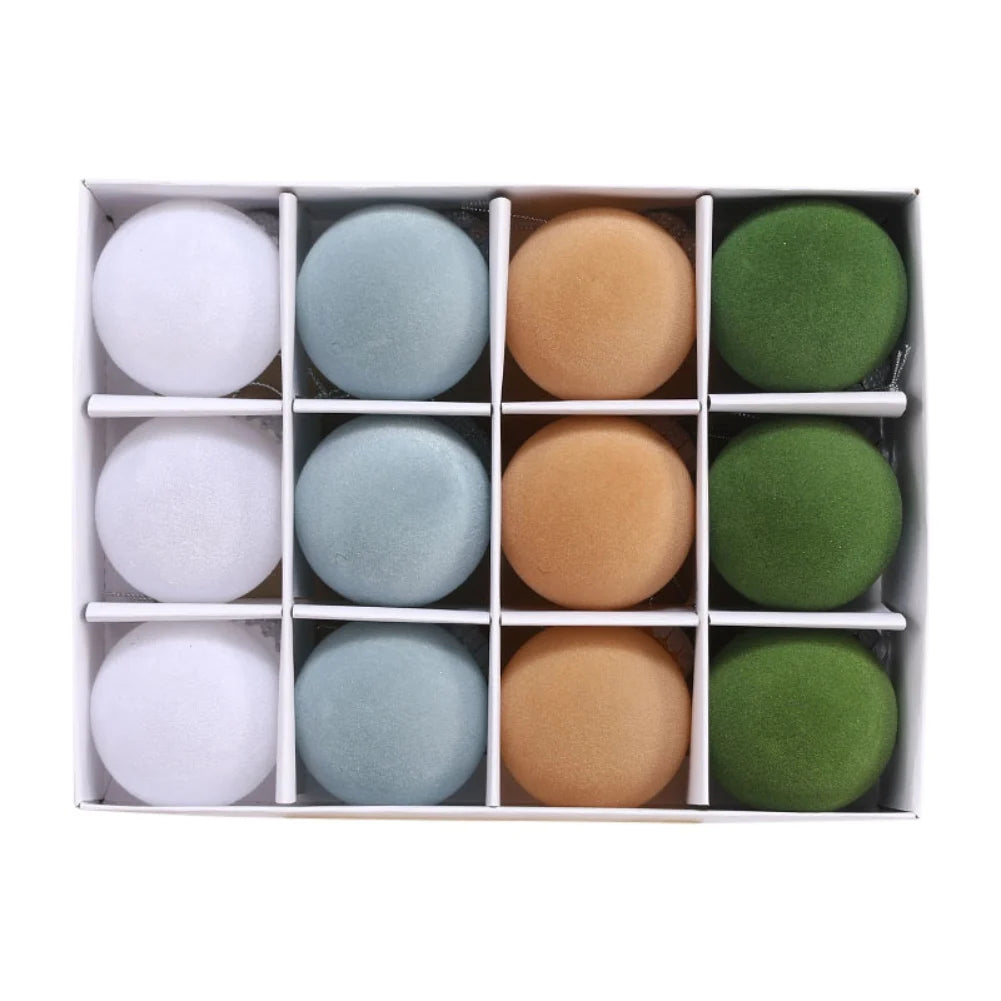 Gevlokte Weihnachtsbaumkugeln Set aus Kunststoff – 12 Weiße Ornamente mit Samtoberfläche, 7 cm 0