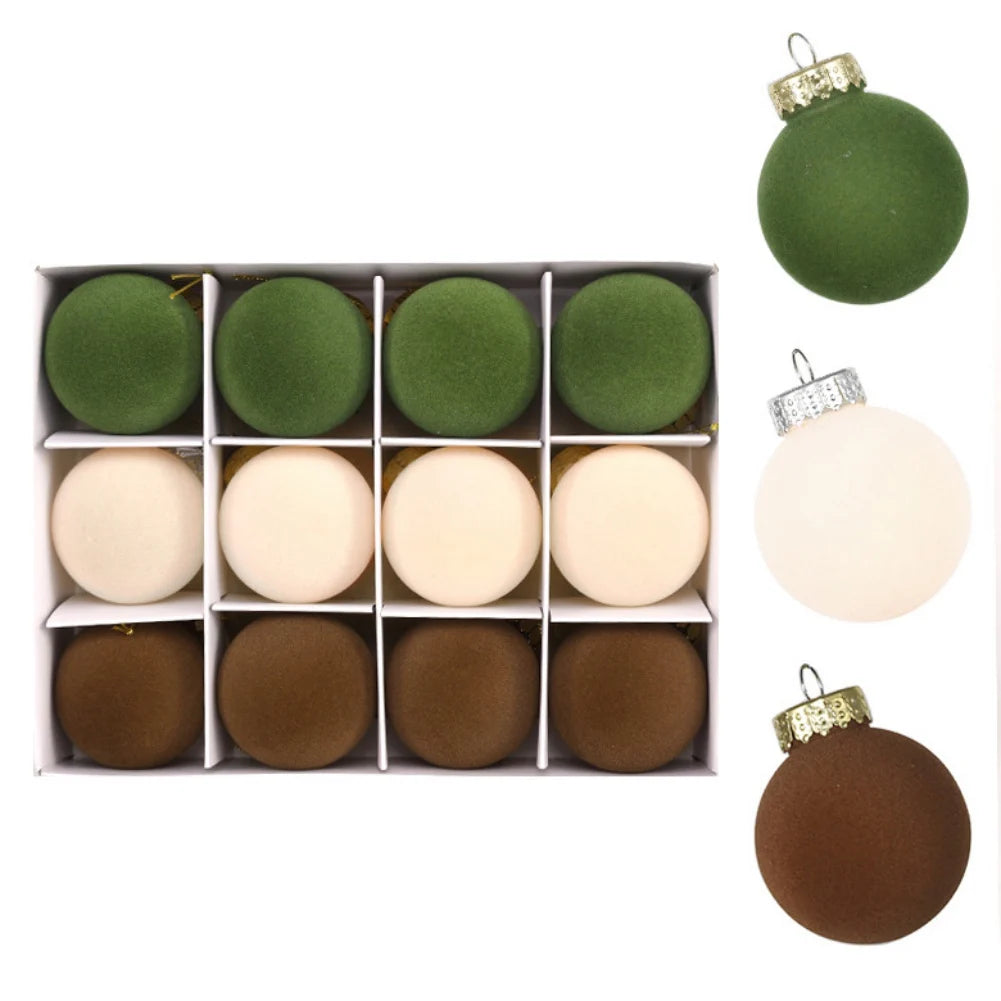 Gevlokte Weihnachtsbaumkugeln Set aus Kunststoff – 12 Weiße Ornamente mit Samtoberfläche, 7 cm 4