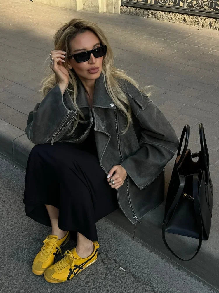 Graue Damenjacke aus Wildleder mit Reißverschluss und Taschen – Modischer Herbstmantel für Alltag 4