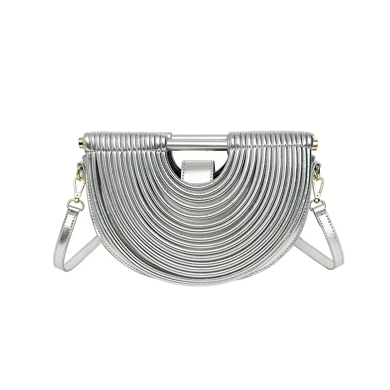 Handgewebte Abendtasche mit Halbmondmuster aus Seil 1