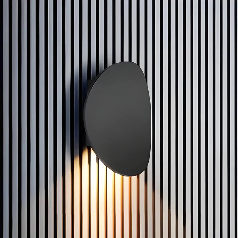 Illumaia | Minimalistische Wandleuchte aus Metall mit kreisförmigem Design 4
