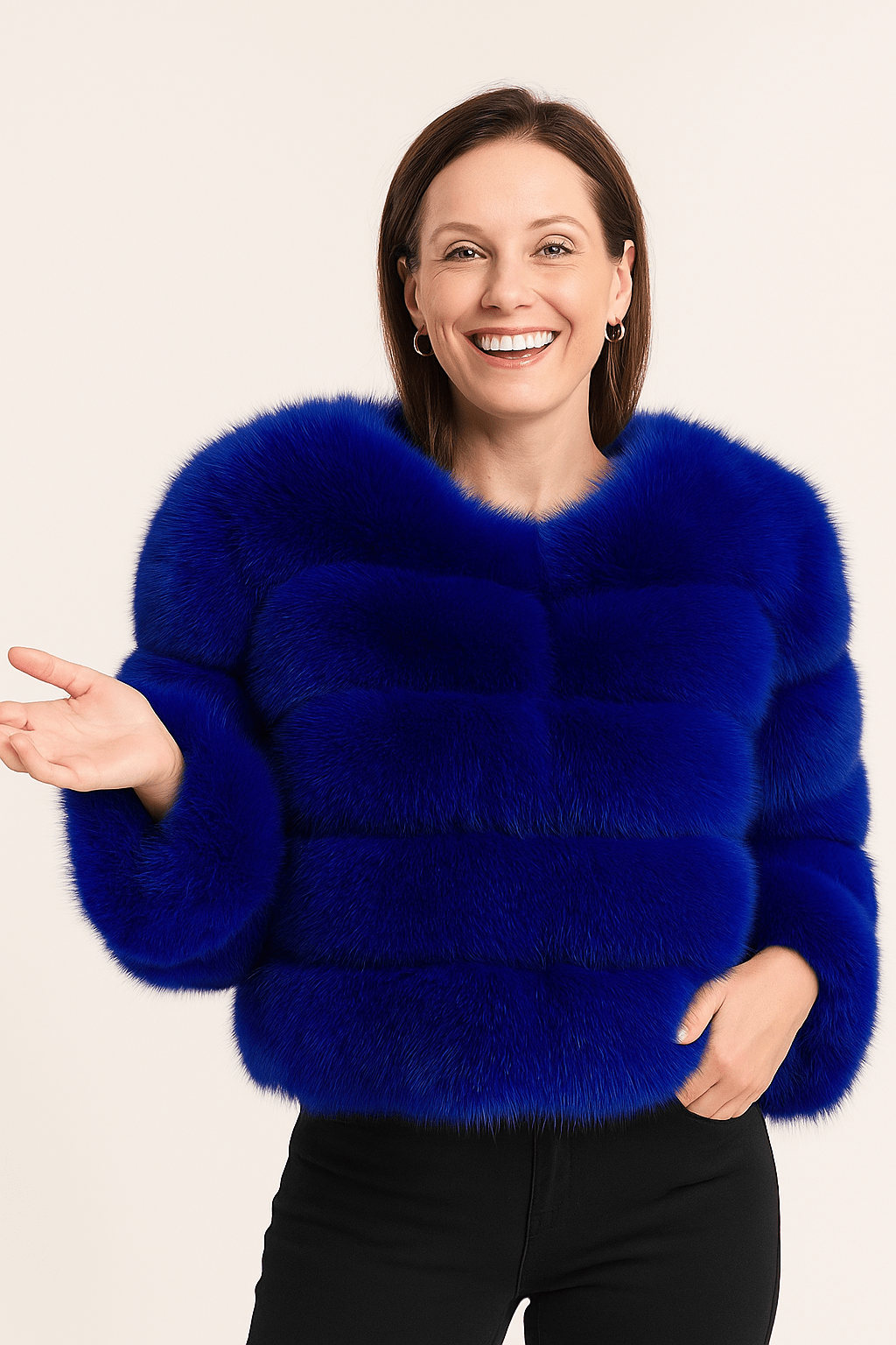 Kirsten | Kurze flauschige Winterjacke aus Kunstfell für Damen 11
