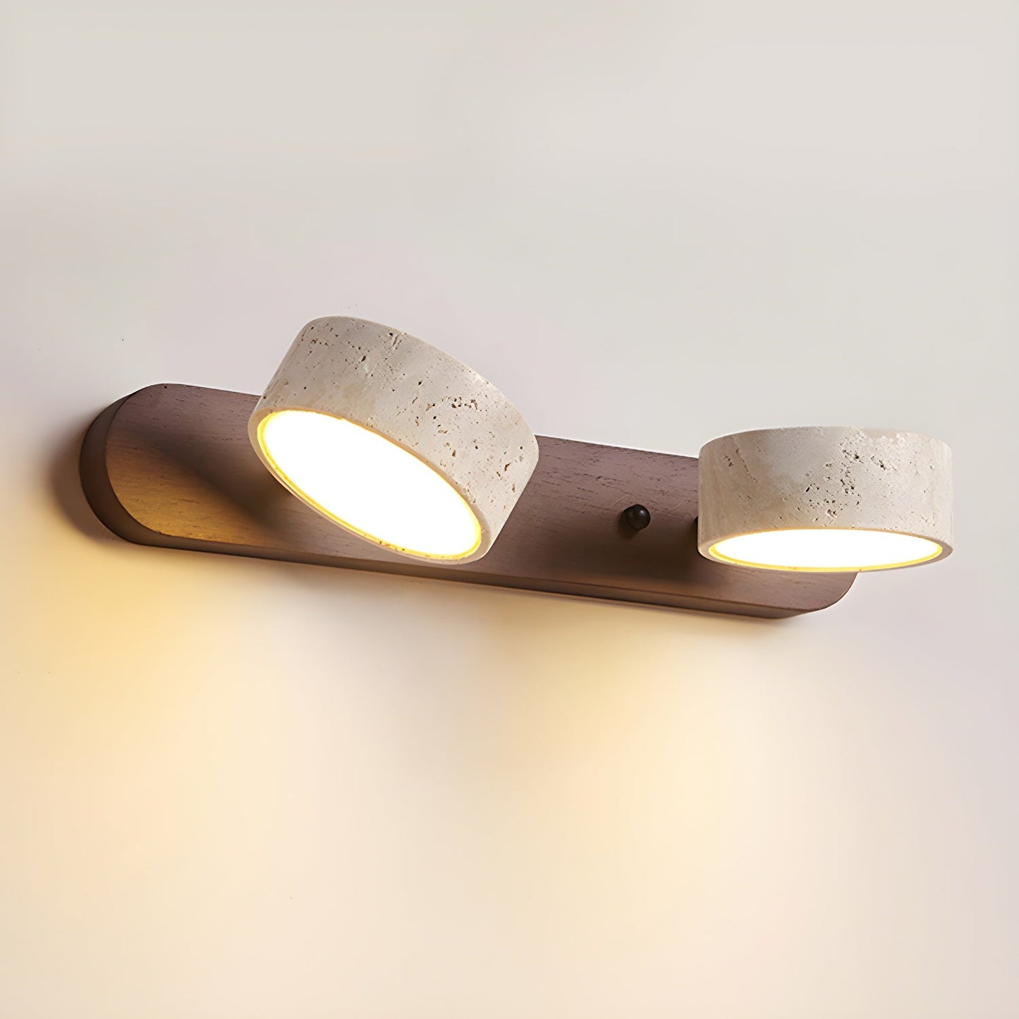 Klaro | Elegante, von Travertin inspirierte Wandleuchte für modernes Wohnen 4