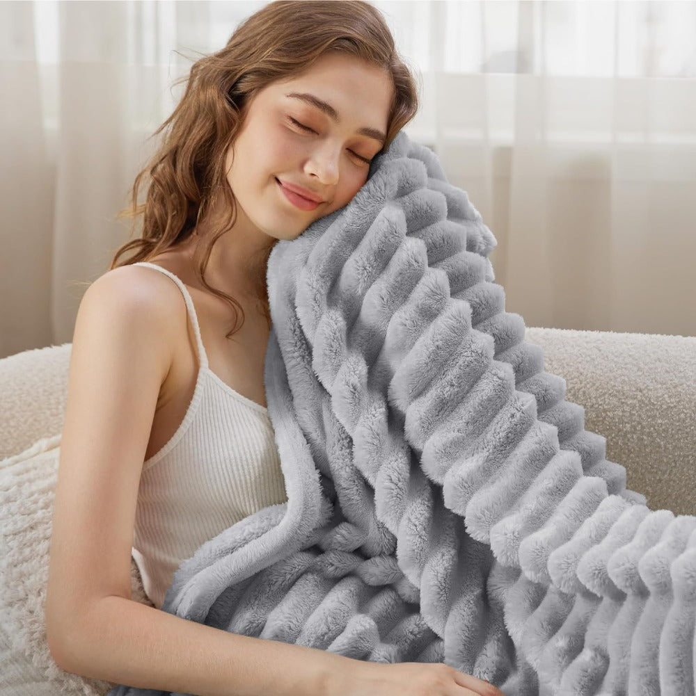 Kuscheldecke für Erwachsene Plüsch Weich 150x200 cm Ganzjährig 4
