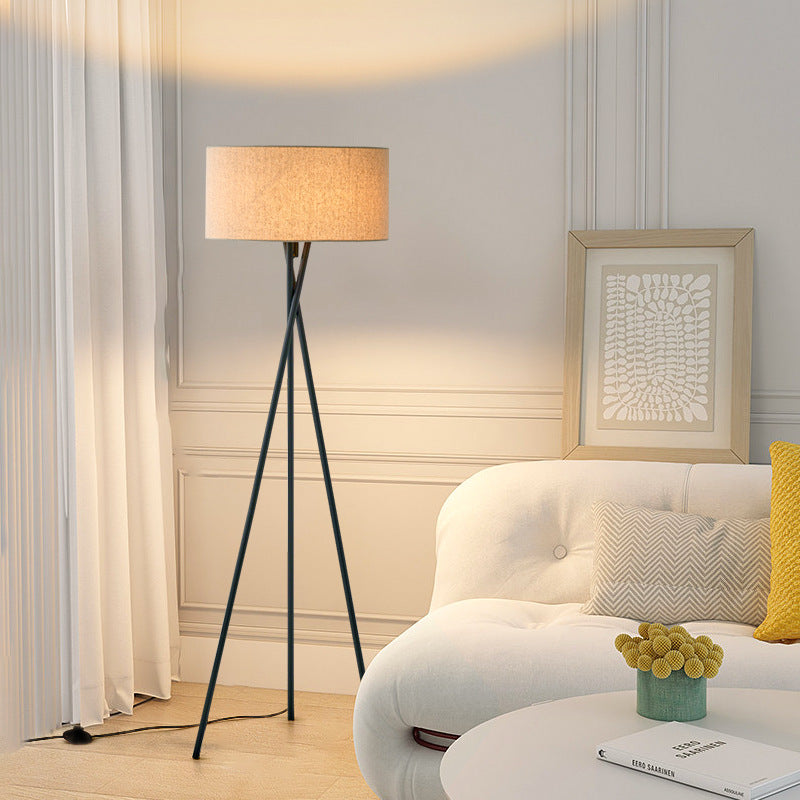 Lightrum | Seiden-Stehlampe für moderne Ästhetik 3