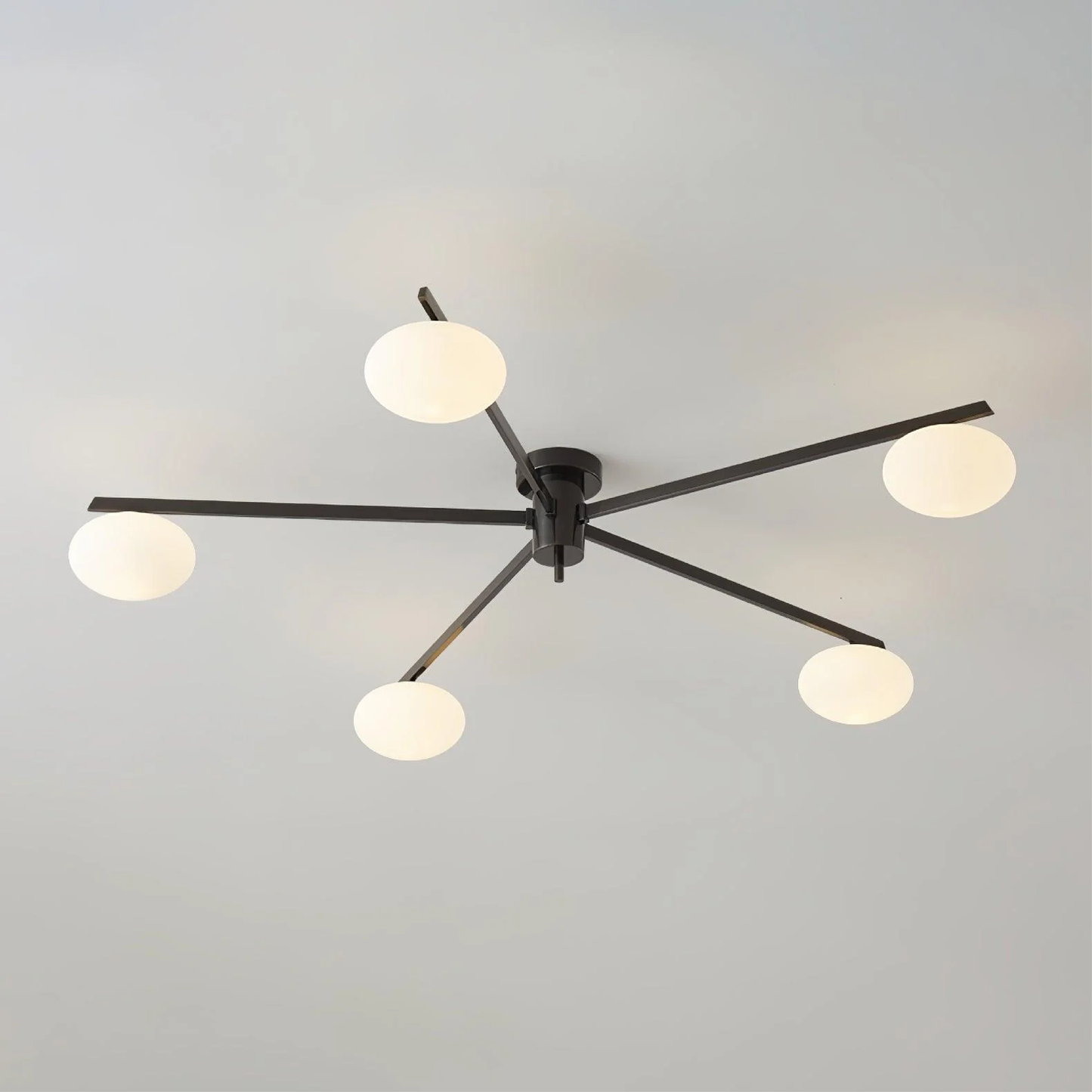 Minimalistische Deckenleuchte für modernes Interieur 5