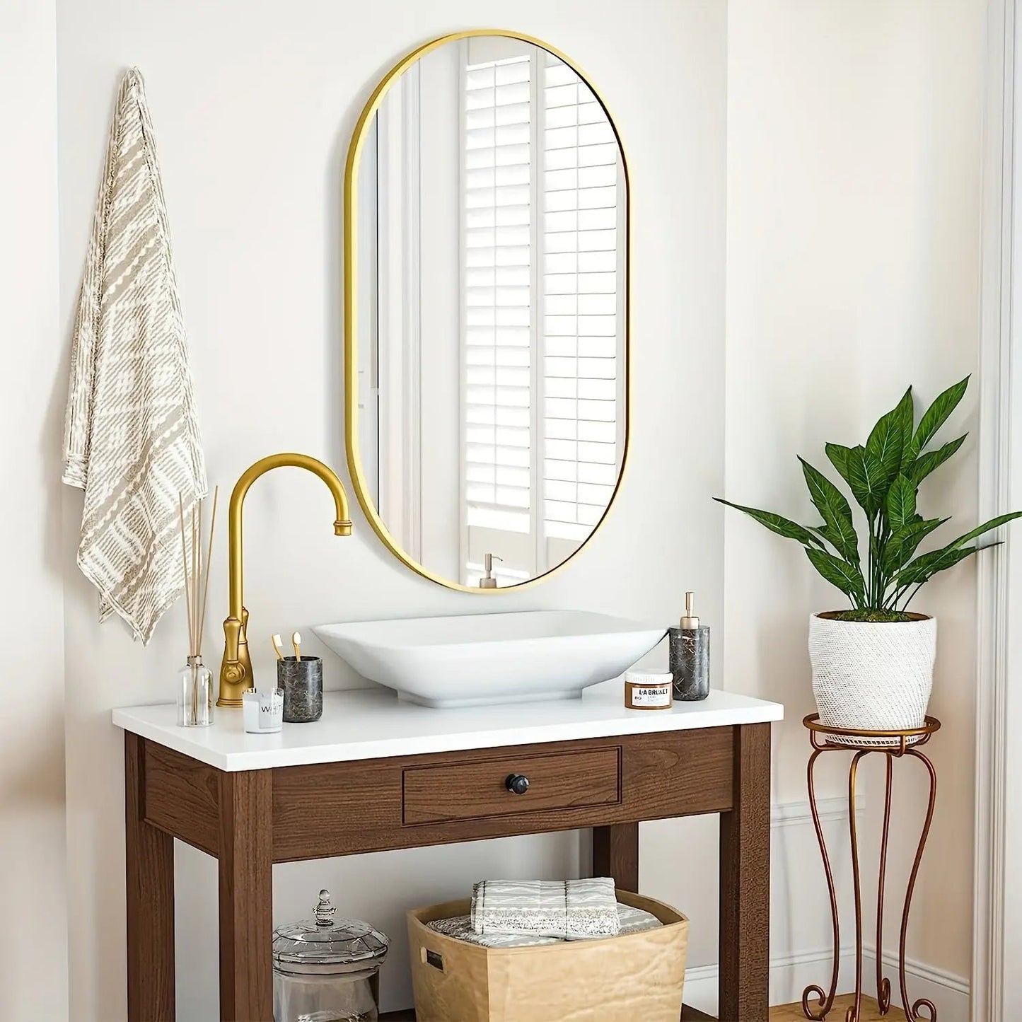 MirrorLuxe – Elegante ovale Spiegelung 4
