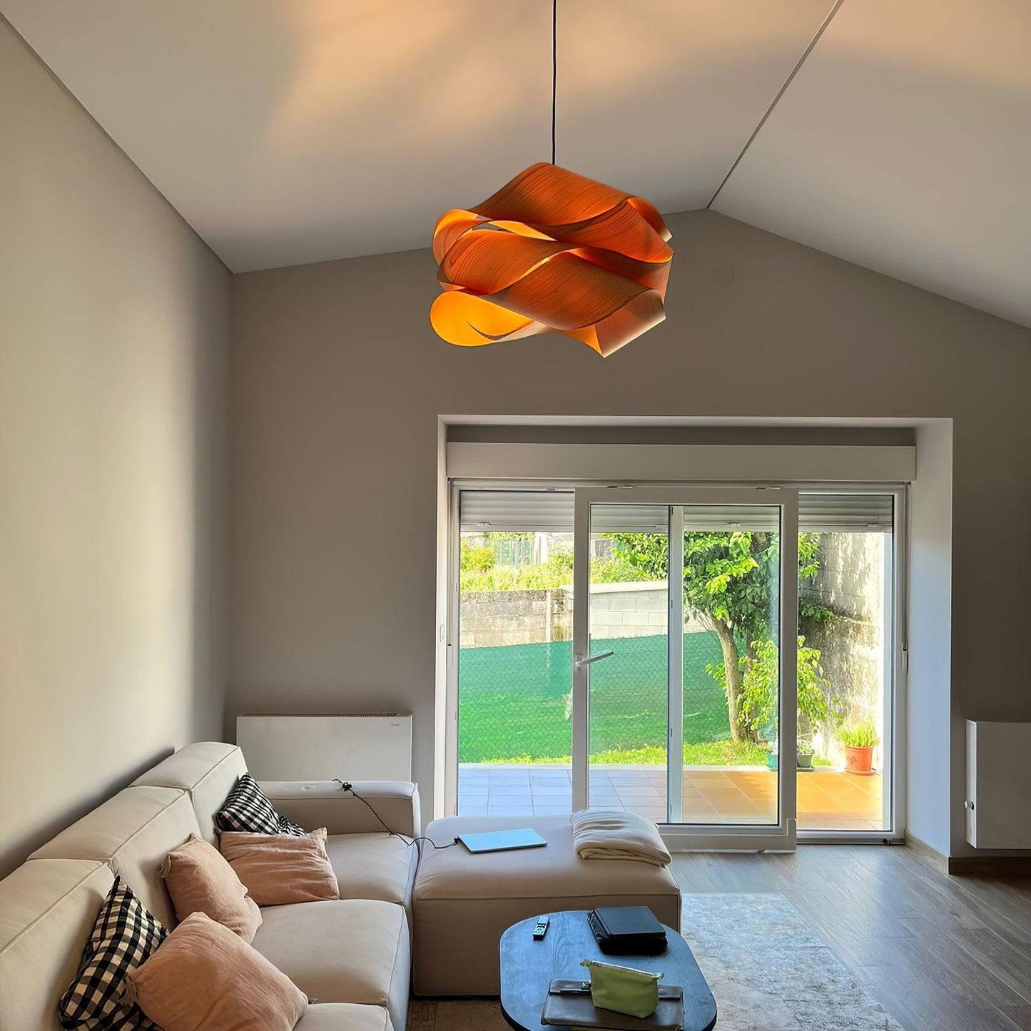 Moderne Pendelleuchte aus Holz mit Handgefertigtem Lampenschirm – Elegante Hängelampe für Esszimmer und Wohnräume 5