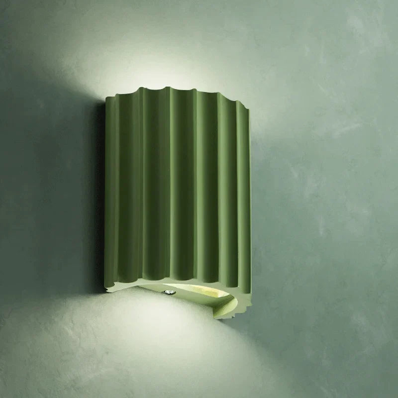 Lampada da parete moderna in resina – Illuminazione artistica per interni contemporanei