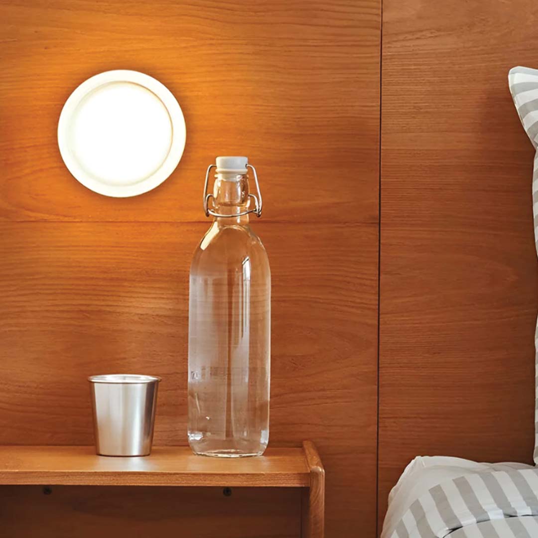 PerlenLicht – Exclusive wall lamp with dent effect