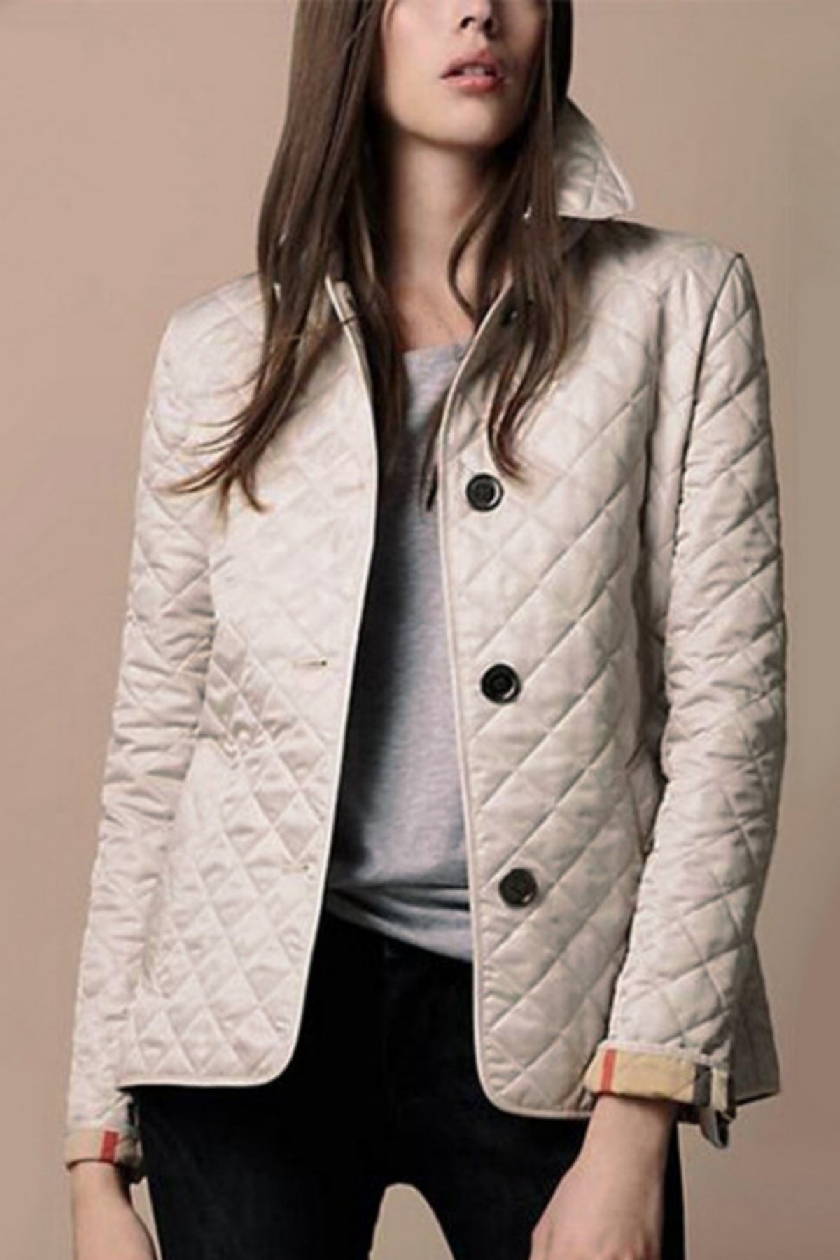 Sienna | Leichte Damen-Winterpufferjacke mit klassischen Knöpfen 3
