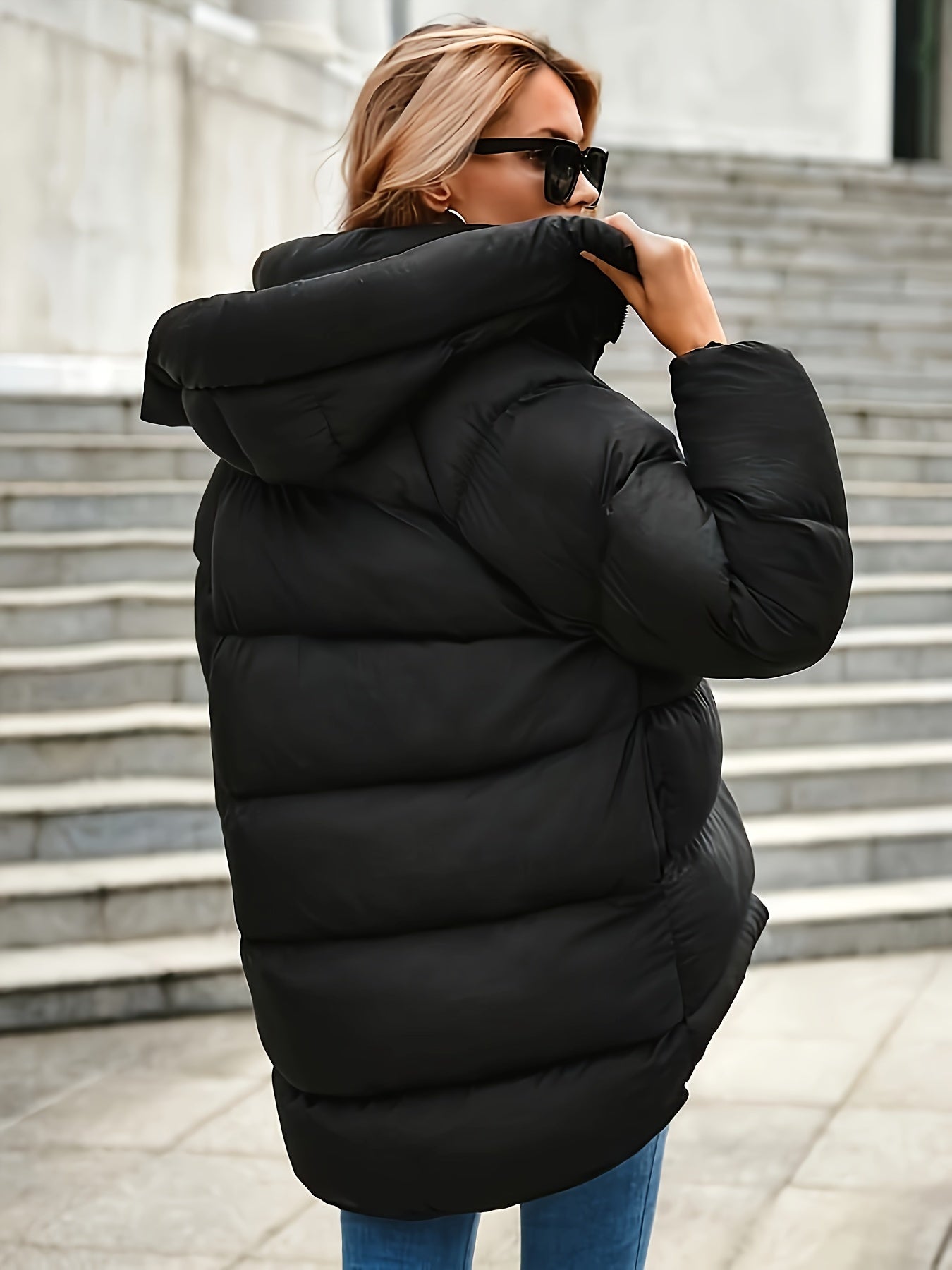 Sophia | Moderne Kurze Winterjacke mit Kapuze 2