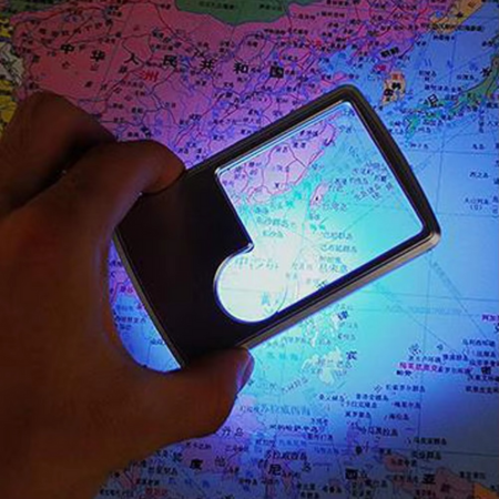 LoopLamp LED Magnifier 3x and 6x Magnification – Portable Magnifier with Integrated Lighting