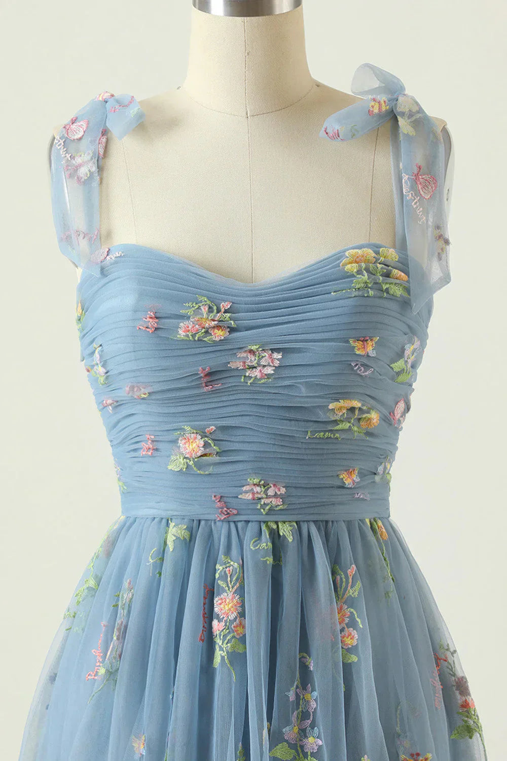 Ball gown made of embroidered tulle | Elegant dress for festive occasions