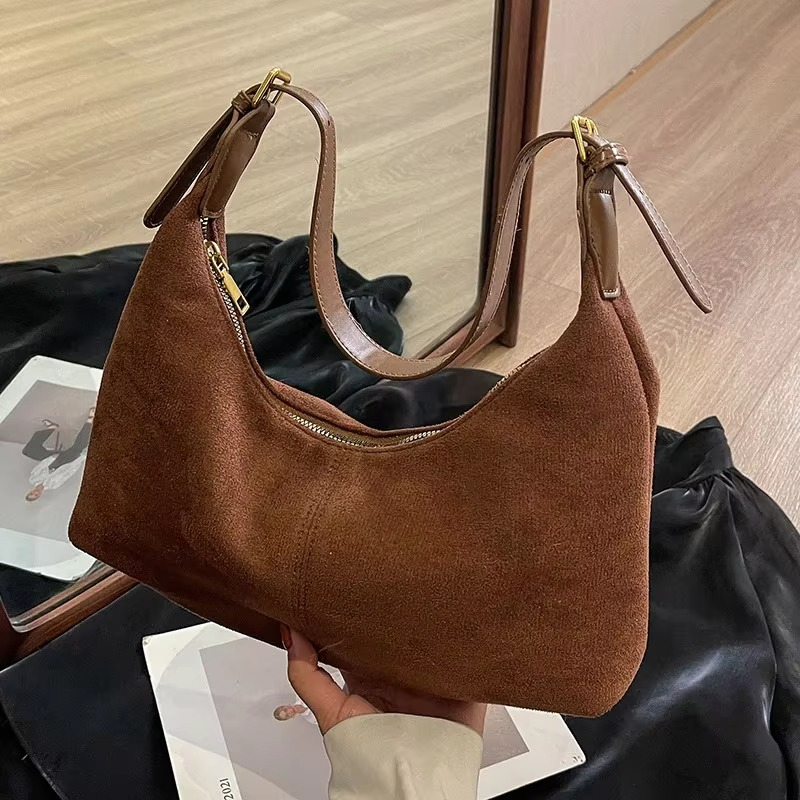 Mala de senhora vintage em camurça com design em meia-lua – Mala preta elegante para qualquer ocasião