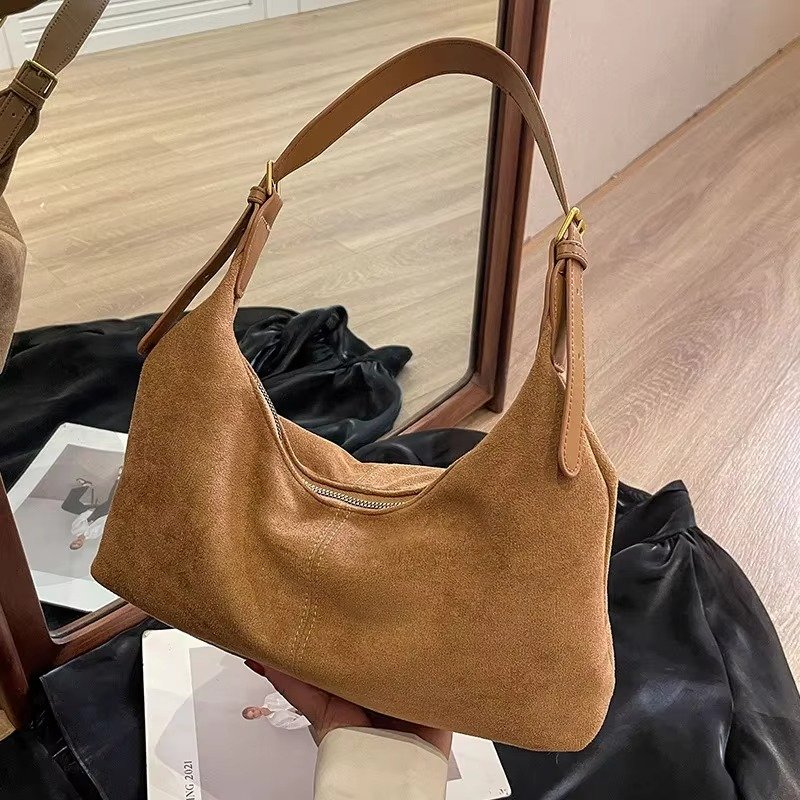 Mala de senhora vintage em camurça com design em meia-lua – Mala preta elegante para qualquer ocasião