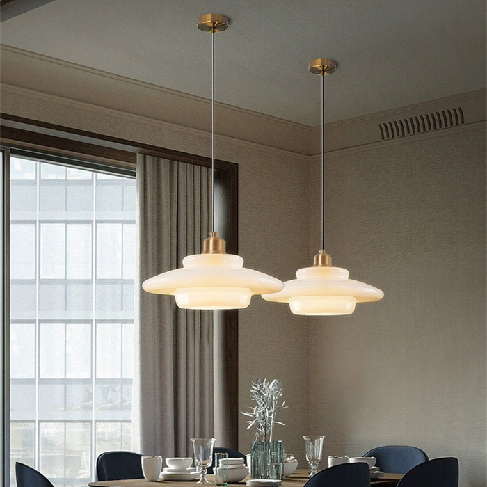 ZartGlanz Pendant – Ivory-Colored Glass Lamp