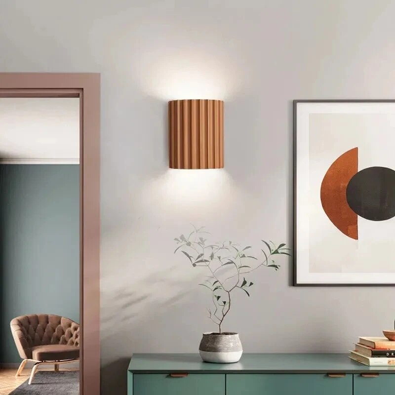 Lampada da parete moderna in resina – Illuminazione artistica per interni contemporanei