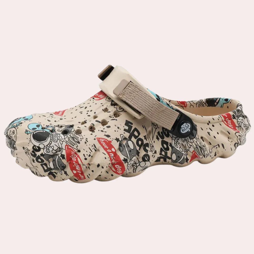 https://cdn.shopify.com/s/files/1/0748/5590/7594/files/zomerse-sandalen-strand-heren-kaki.jpg?v=1740640519