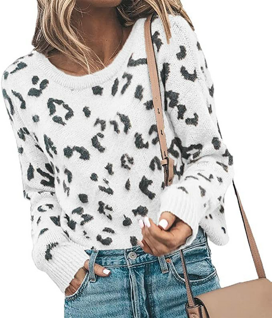 Knitted sweater with leopard pattern