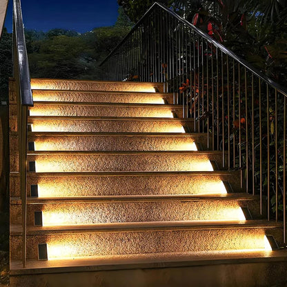Ambros | Leuchtende Solarlampen für Außentreppen 1