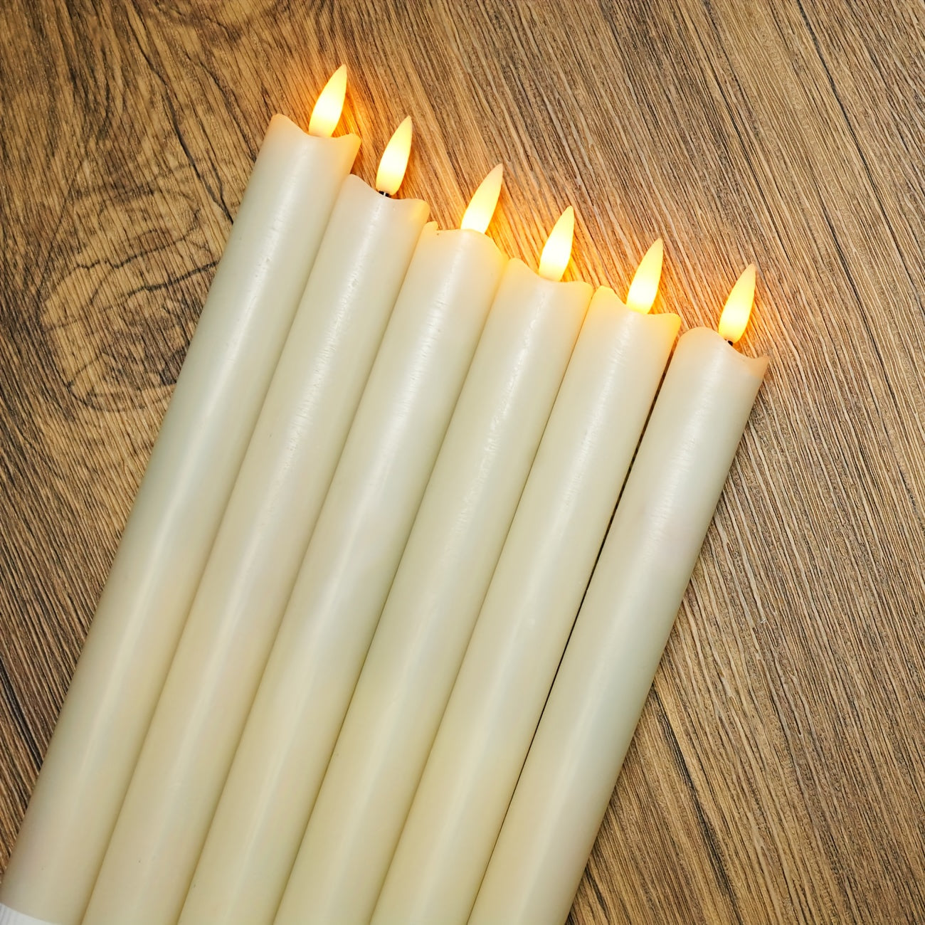 CandleLuxe – 6 LED-Stabkerzen mit Fernbedienung für luxuriöse Eventbeleuchtung 3