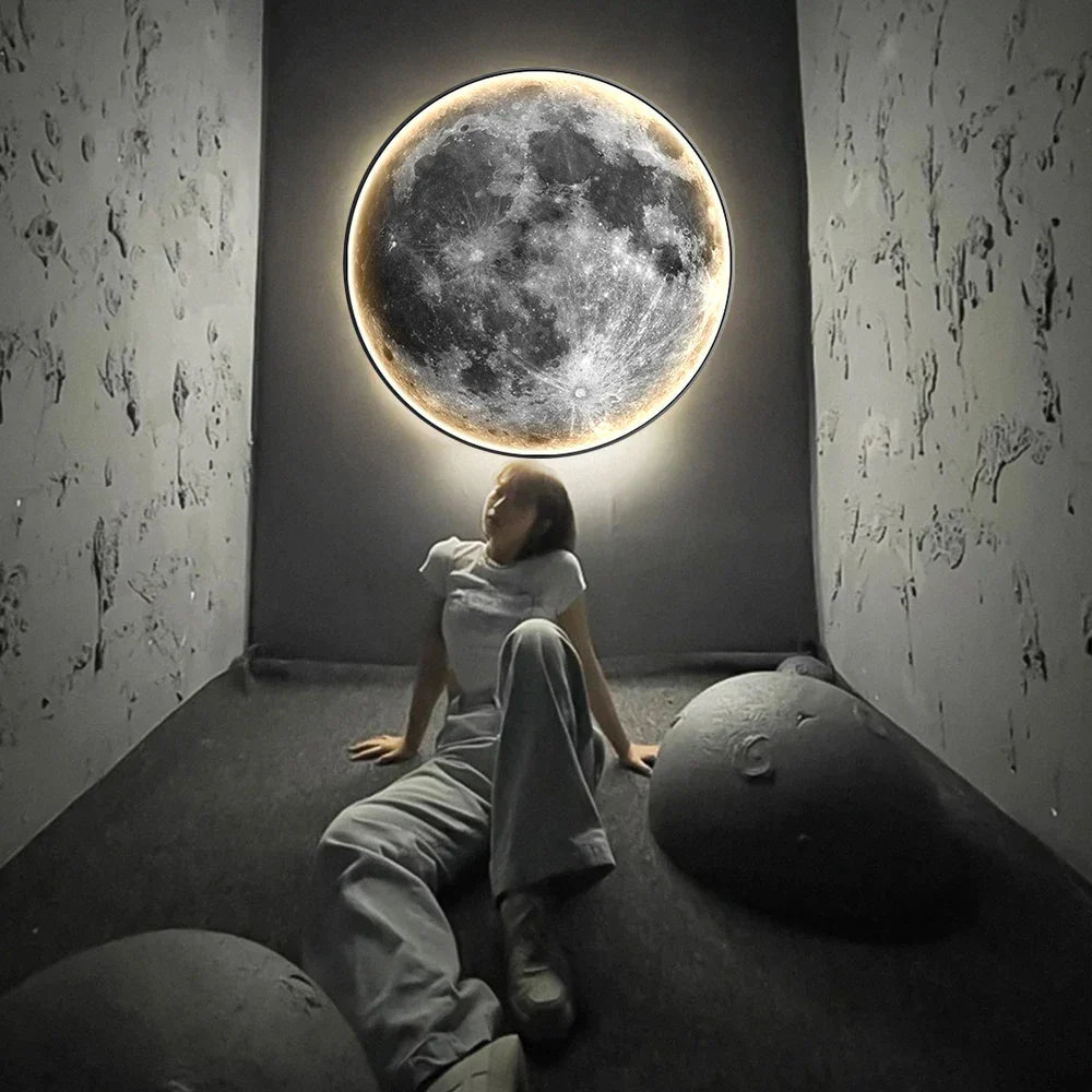 CelestialGlow – LED-Wandleuchte in Mondform 1