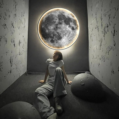 CelestialGlow – LED-Wandleuchte in Mondform 1