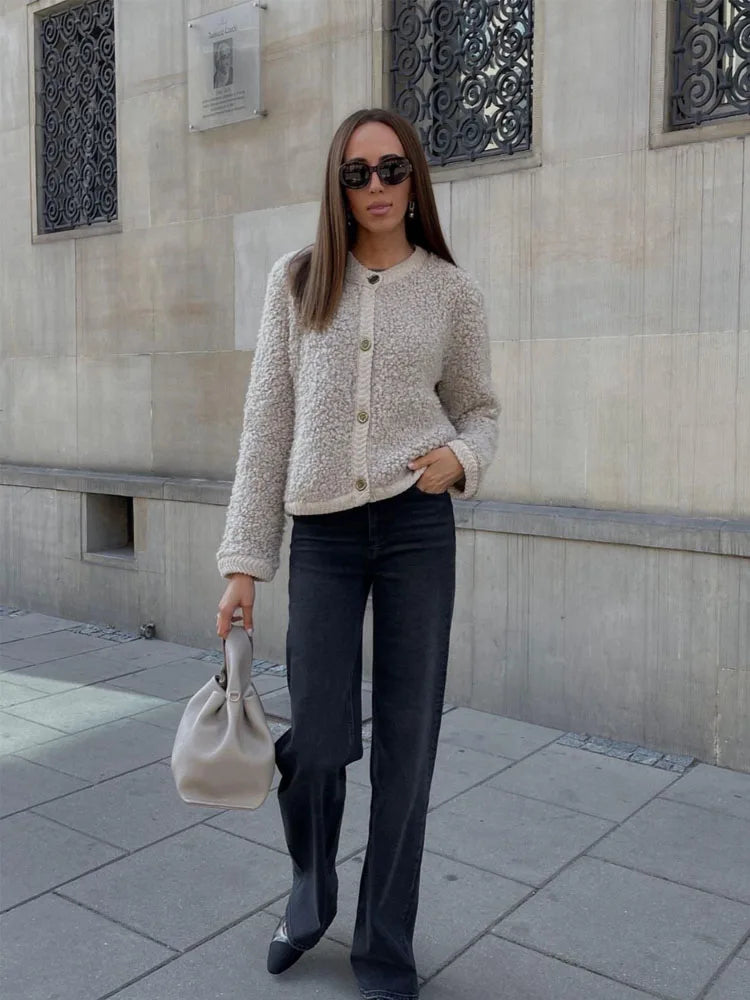 Daphne | Kuschelige Fleecejacke mit Knopfleiste für Damen – warm und stylisch 2