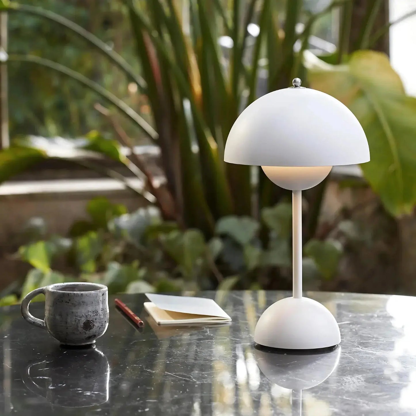 EisLicht – Modern table lamp design
