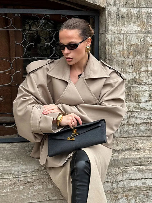 Eleganter Damen Trenchcoat mit Schulterpolstern und Schnürung – Tailliert in Beige oder Schwarz 0