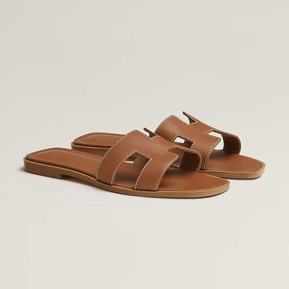 Flache Ledersandalen mit Cut-Out-Design 2