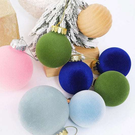 Gevlokte Weihnachtsbaumkugeln Set aus Kunststoff – 12 Weiße Ornamente mit Samtoberfläche, 7 cm 1