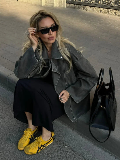 Graue Damenjacke aus Wildleder mit Reißverschluss und Taschen – Modischer Herbstmantel für Alltag 4
