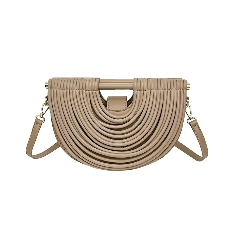 Handgewebte Abendtasche mit Halbmondmuster aus Seil 6