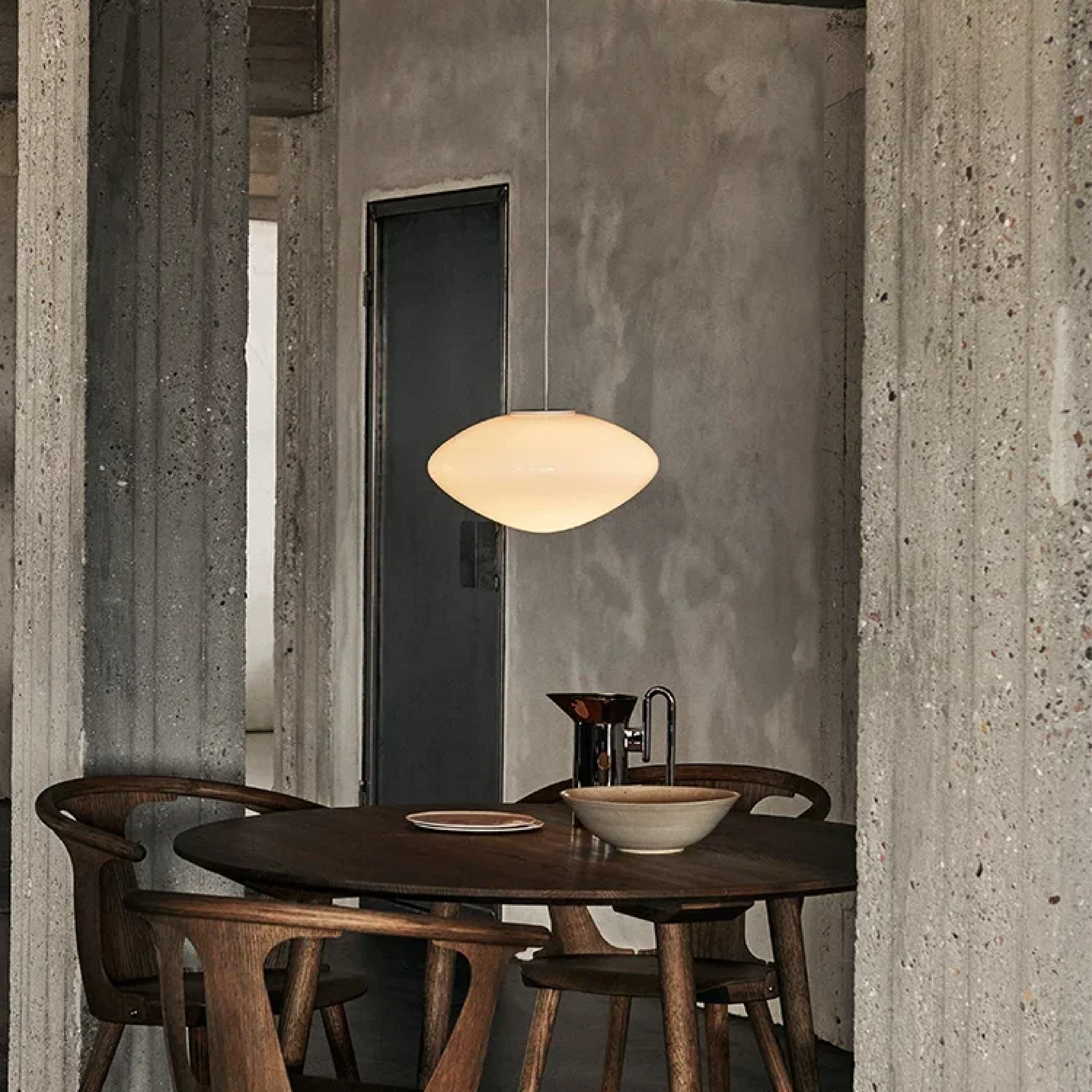 Ironstone | Handi Dänische Pendelleuchte für modernes Interieur 0