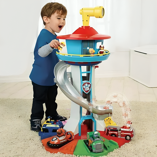 Kinderspielturm mit Rutsche und Figuren 0