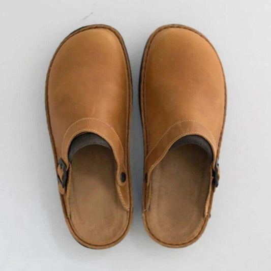 Klassische Damenclogs aus Leder mit Verstellbarem Riemen und Bequemem Fußbett – Geschlossene Schuhe für Optimalen Komfort 0