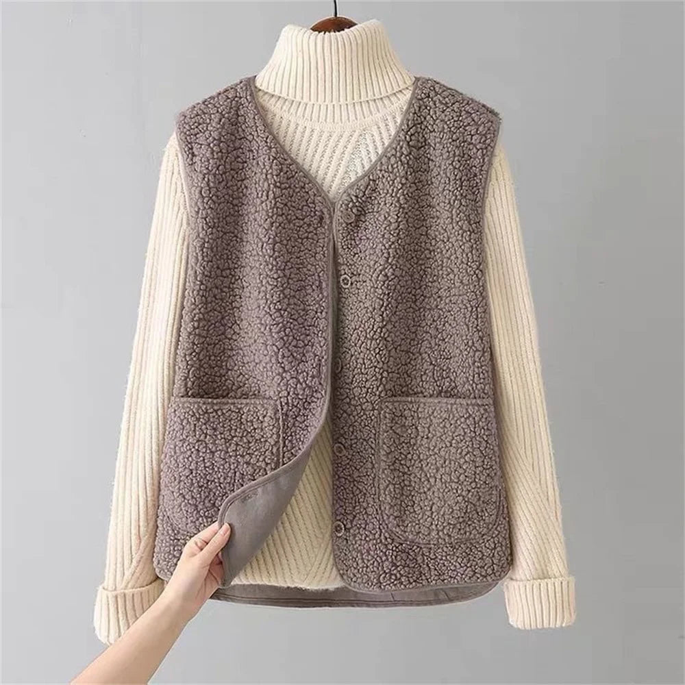 Women's Teddy Vest with Buttons – Casual Warm Perfect for Autumn & Winter
