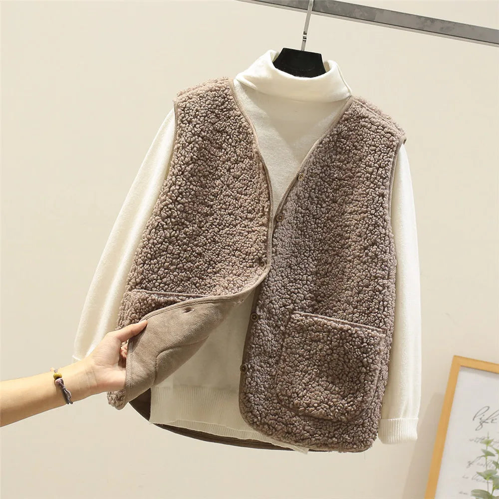 Women's Teddy Vest with Buttons – Casual Warm Perfect for Autumn & Winter