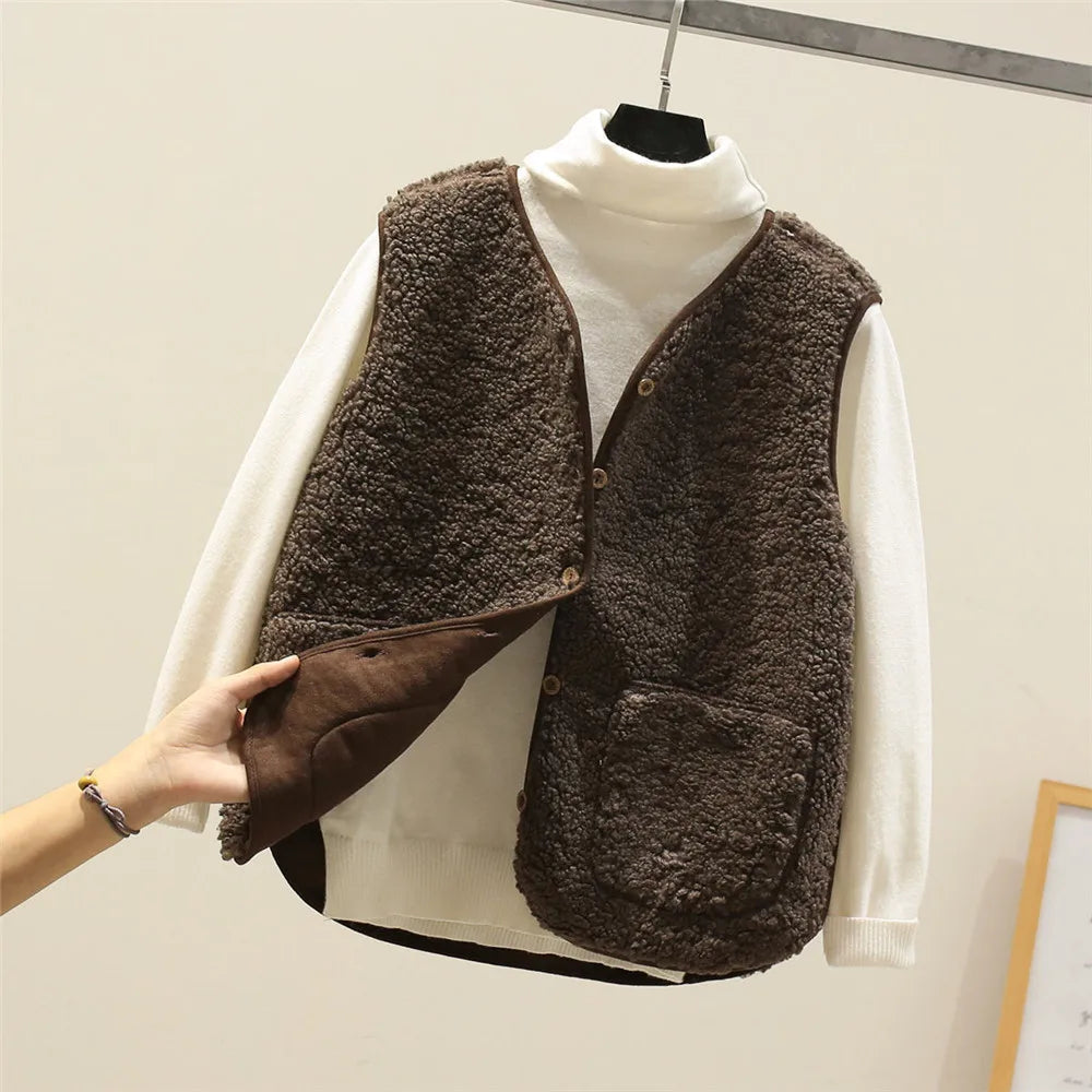 Women's Teddy Vest with Buttons – Casual Warm Perfect for Autumn & Winter