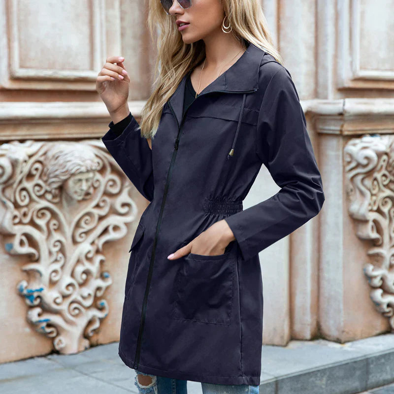 Langer Regenmantel für Damen – Lockere Passform – Verstellbare Kapuze und Taille 3