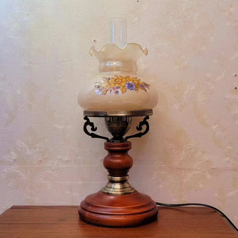 LumaSophie – Klassische rotbraune Urnen-Tischlampe 3