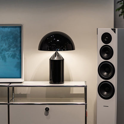 LumeTouch – Minimalistische Tischleuchte mit innovativer Touch-Funktion 3