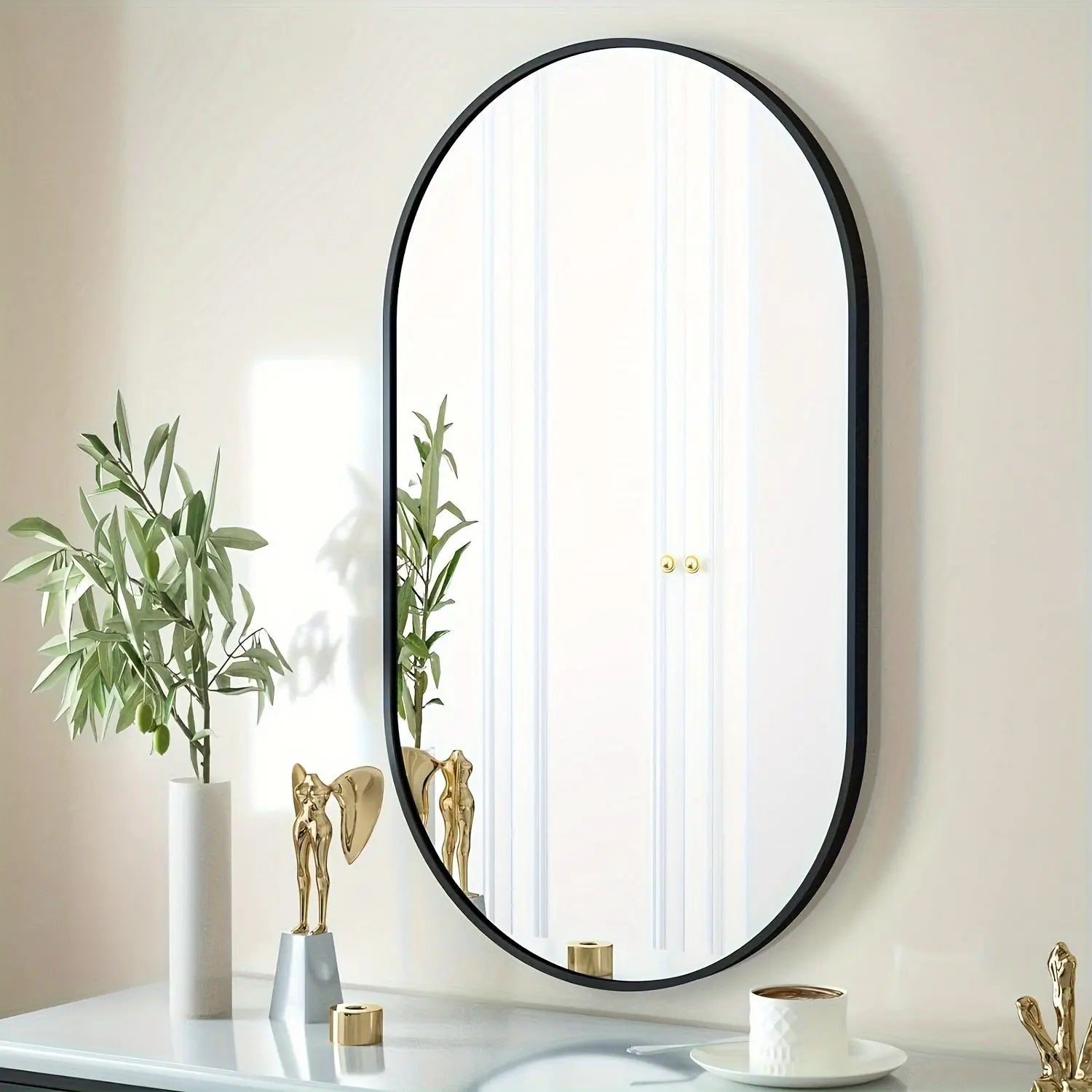MirrorLuxe – Elegante ovale Spiegelung 3